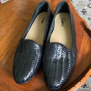 Trotters Woven Leather Loafers 10W Almost NEW